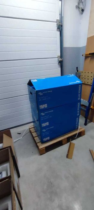 Victron MultiPlus II 48/5000 - 3 x sztuki na 3 fazy. Magazyn energii.