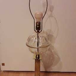 stara lampa stołowa z abażurem