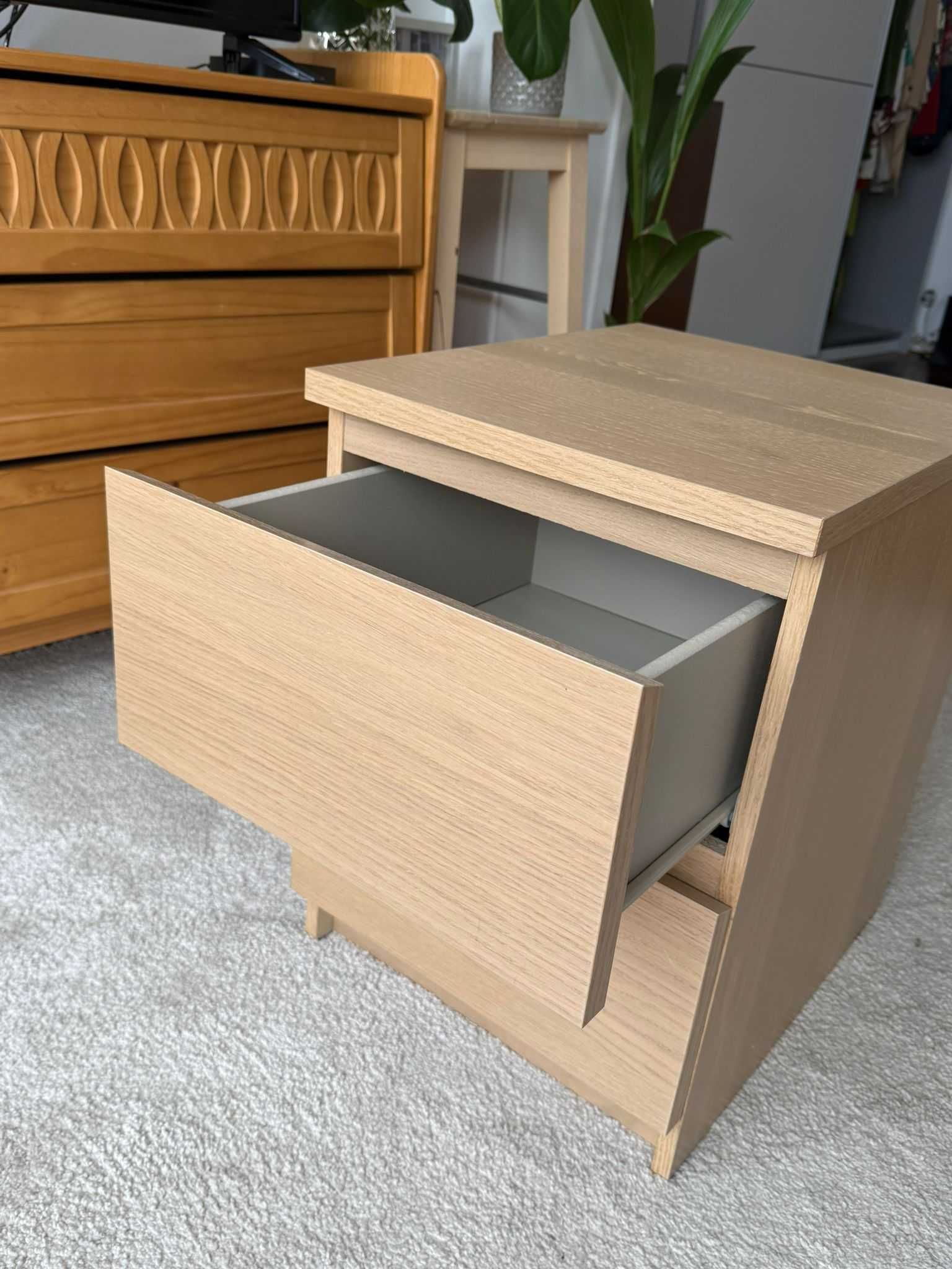 Mesa de cabeçeira Ikea