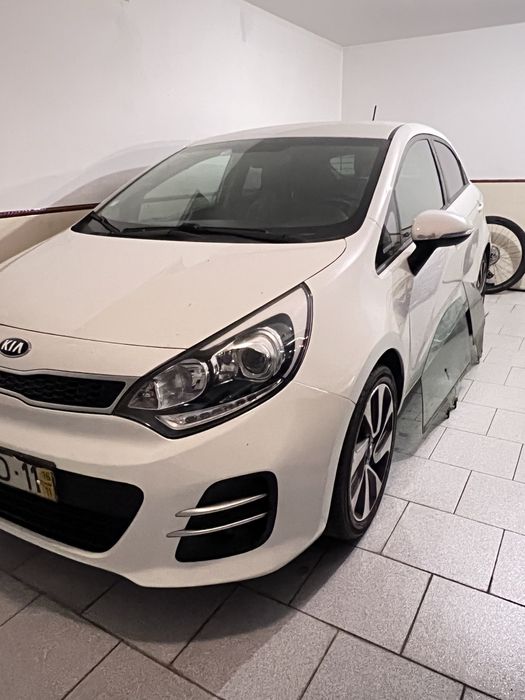 Vidro porta traseira esquerda Kia Rio