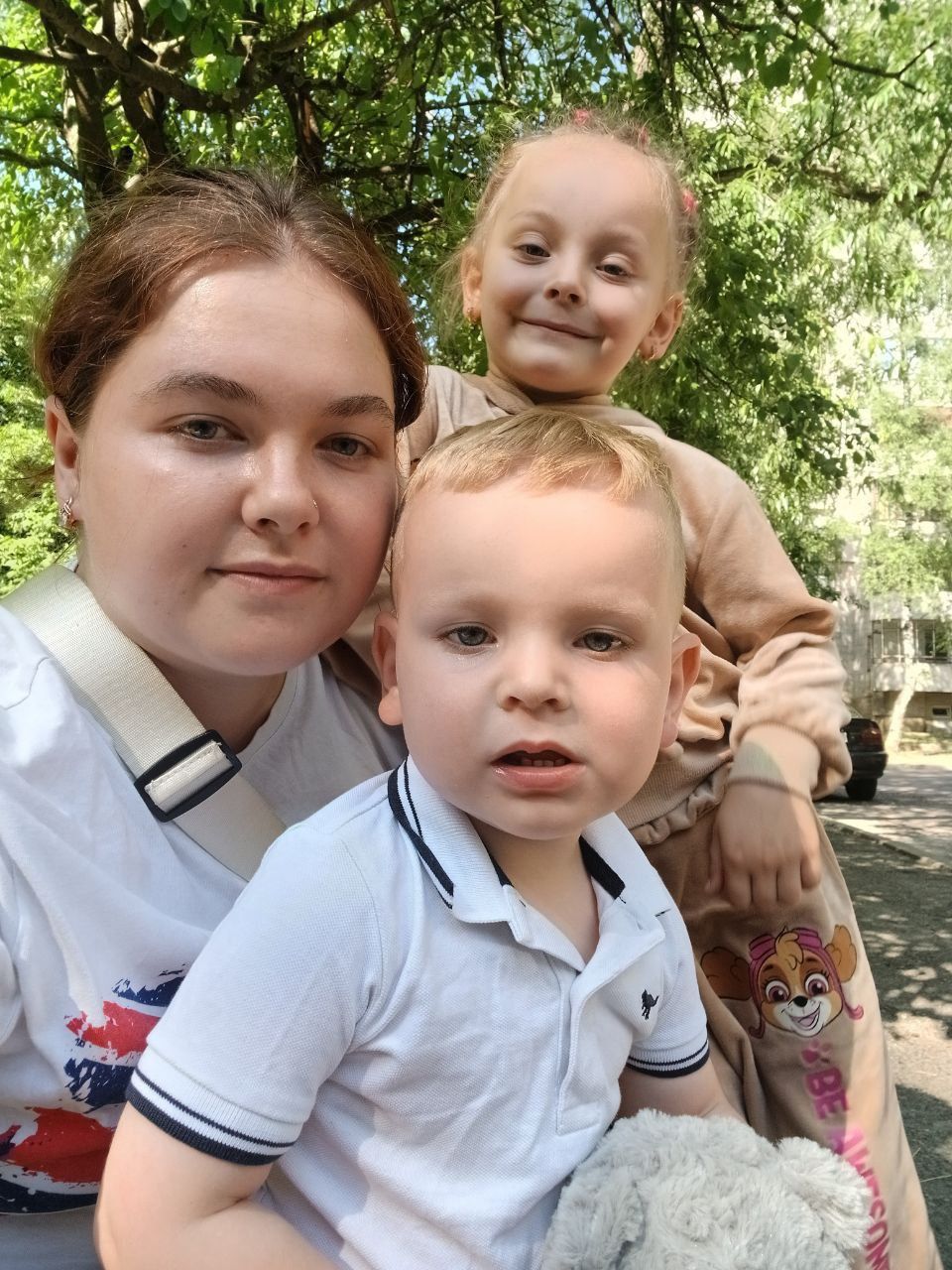 Допоможіть мамі-одиночці з дітками!