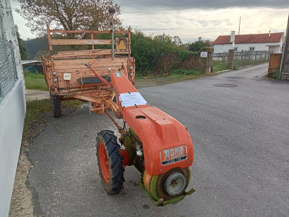 Vendo motocultivador de 16 cavalos  com freze e reboque