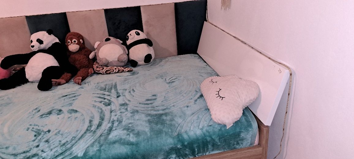 Łóżko  młodzieżowe do sypialni z materacem