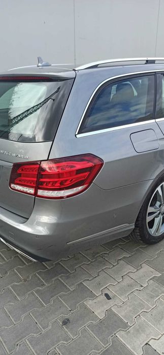 Mercedes-Benz E 300 Bluetec Hybrid