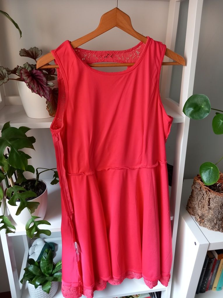 Vestido coral Fórmula Jovem (El Corte Inglés)