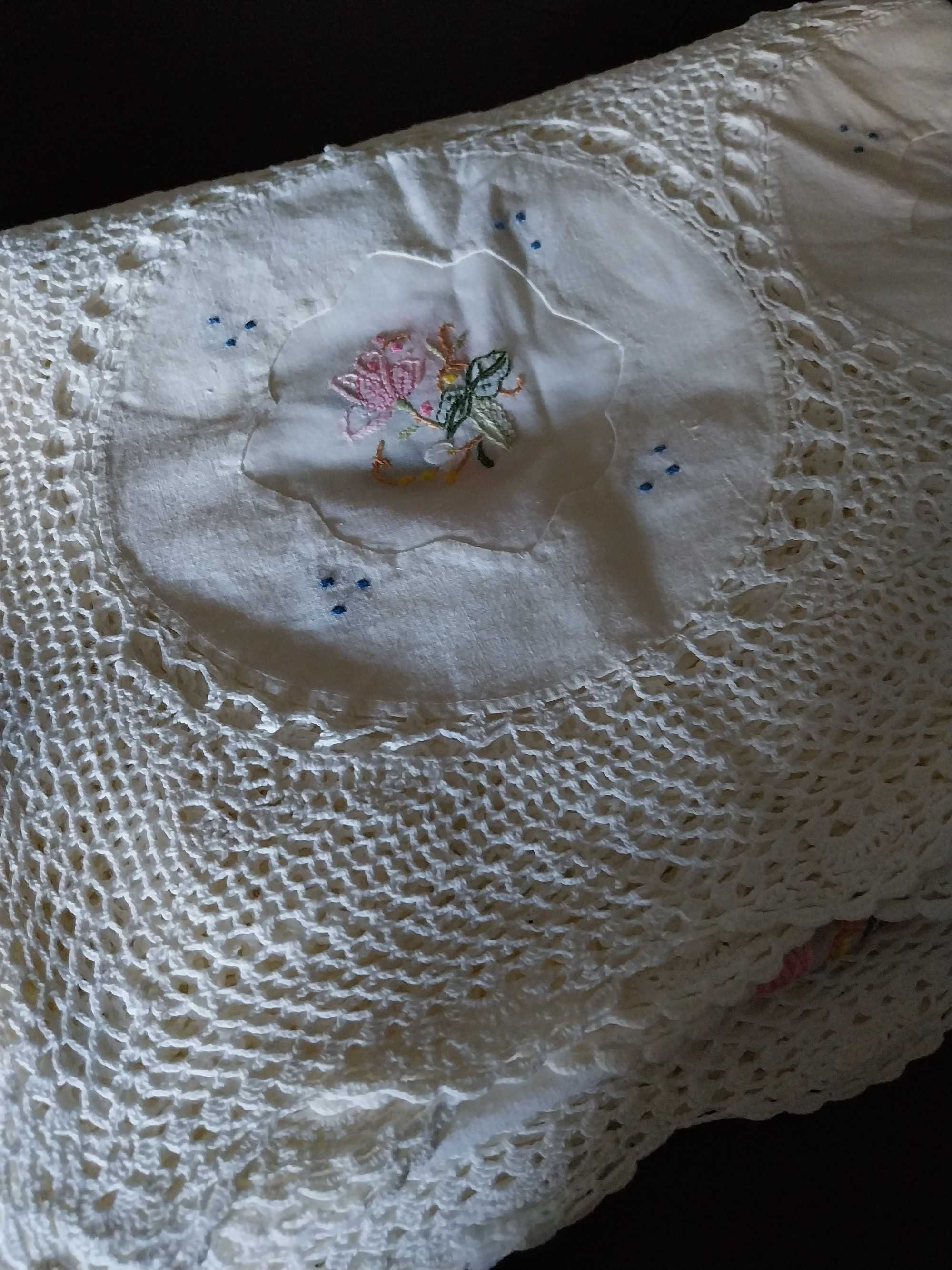 Toalha de mesa bordada em algodão, renda e cambraia