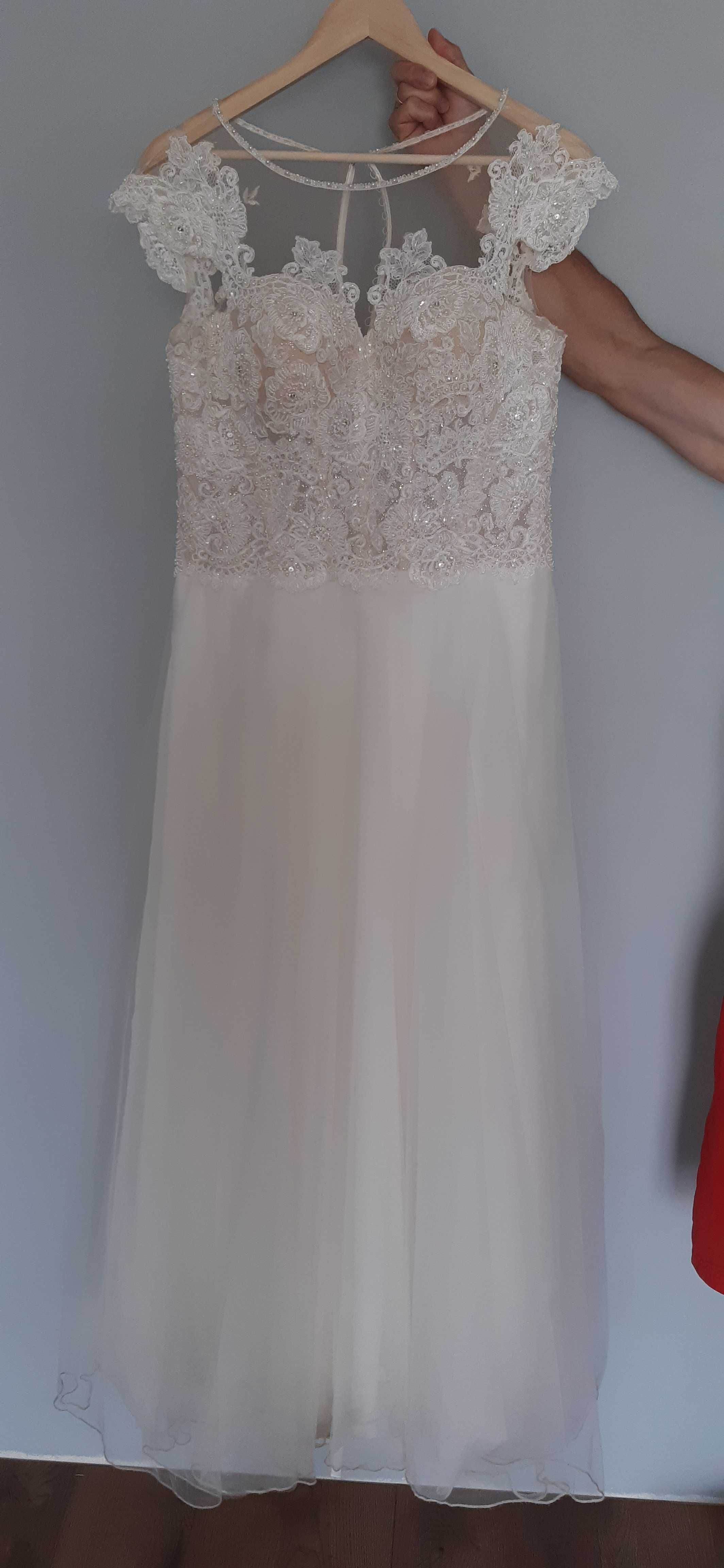 Suknia ślubna zakupiona w kwietniu 2023 rozmiar od M-XL