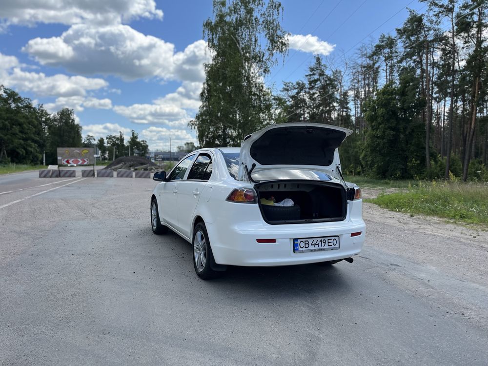 Продам автомобіль Mitsubishi Lancer