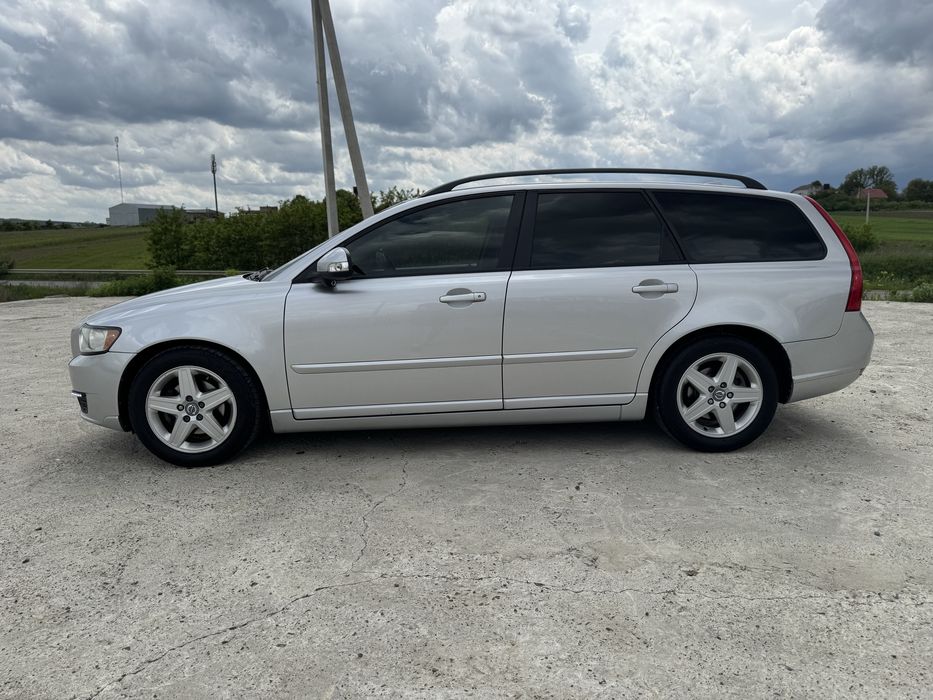 Volvo v50 d2 доглянутий