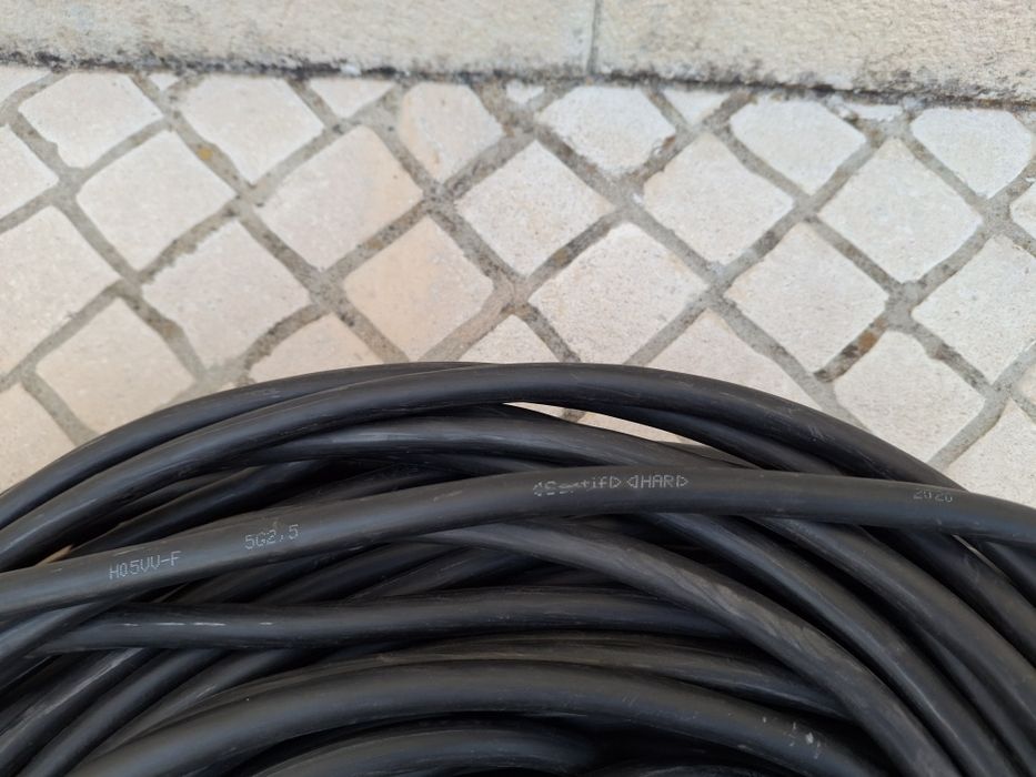 Cabos trifásicos: Alcobre , Hard , H05VV-F ,  5G2,5Ff