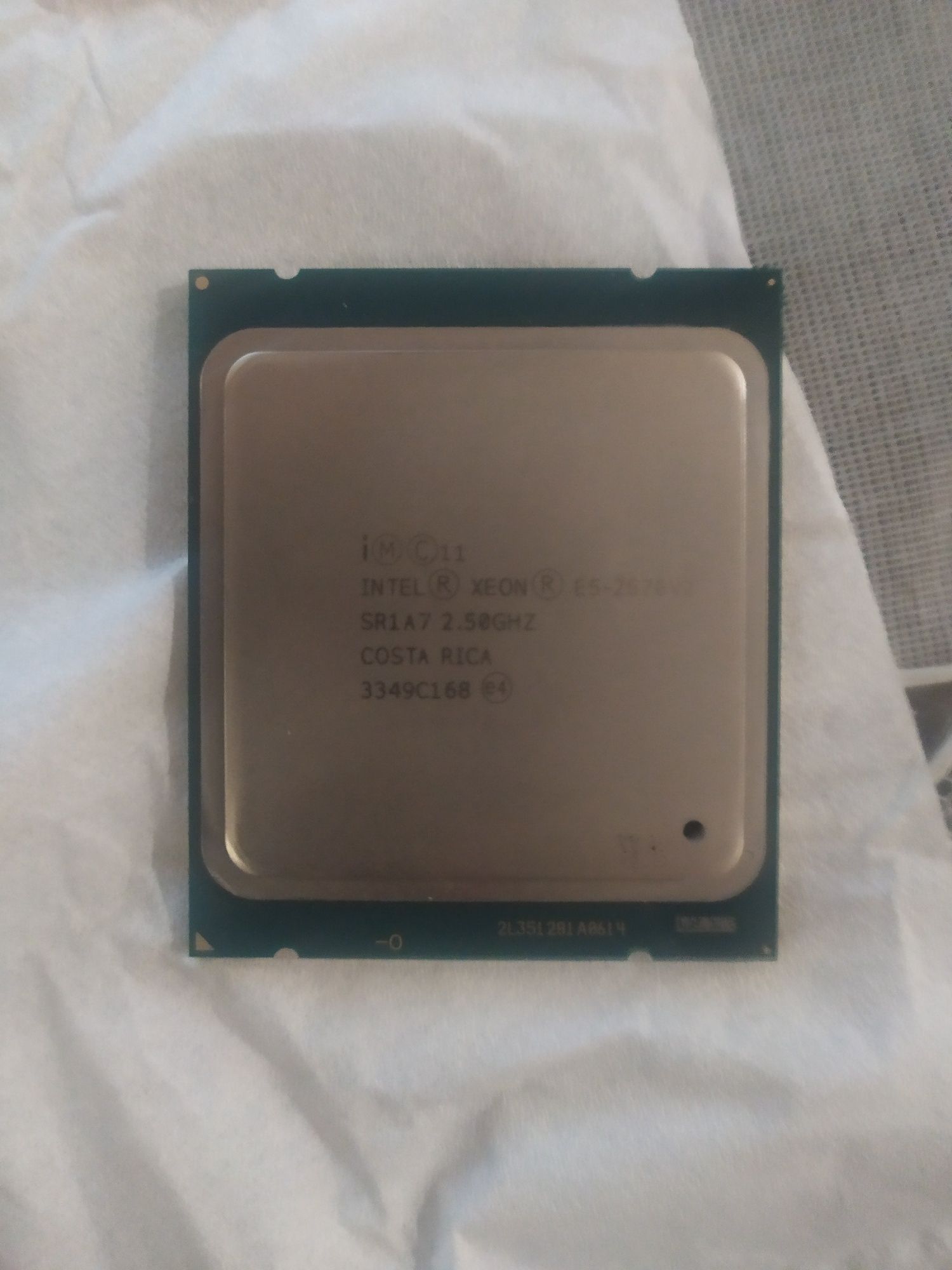 Процесор Intel xeon E5-2670v2