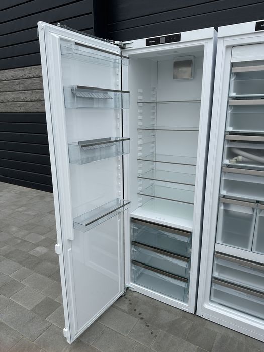 Комплект!! Морозильна камера холодильник Miele K7743 FNS 7794