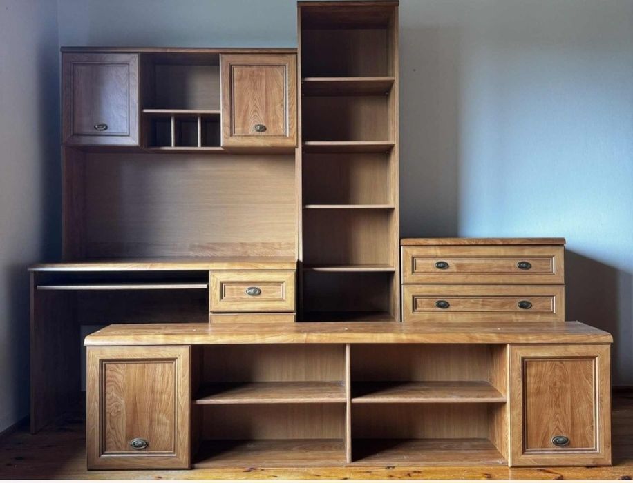 Komplet mebli z łóżkiem