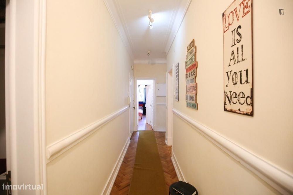 Quarto - localizado em Alameda Lisbon