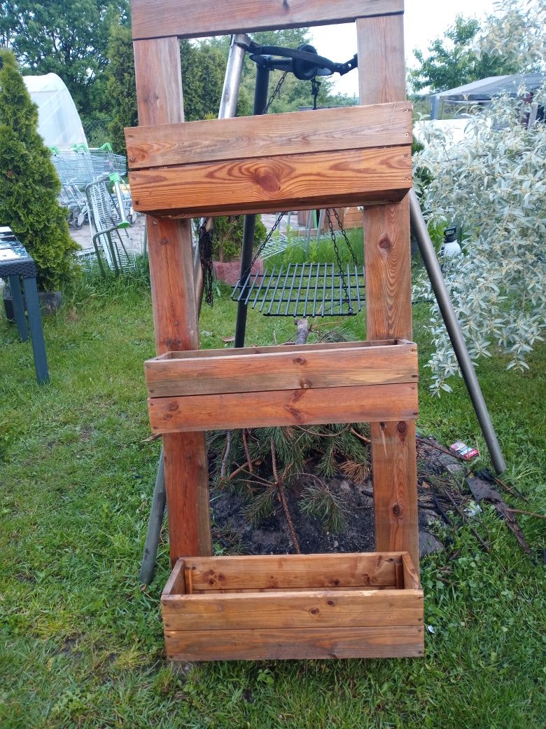 Drewniany stojak na kwiaty/ warzywa