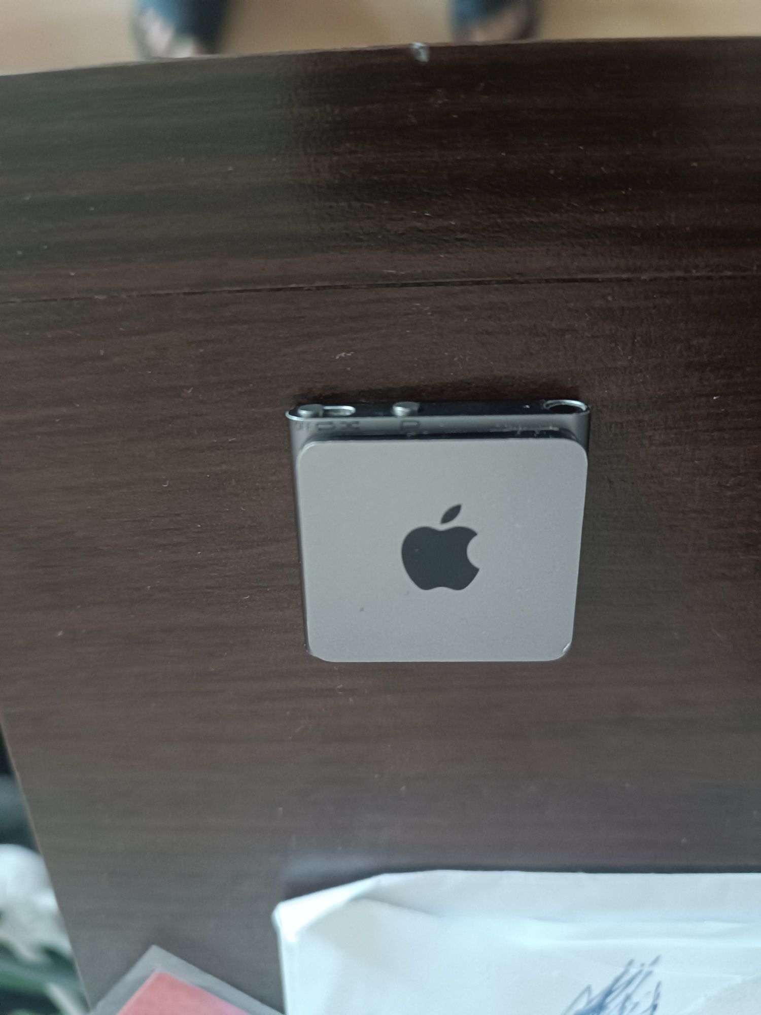 Apple IPOD SHUFFLE 4gen srebrny - proszę czytac opis!

100% sprawny, m