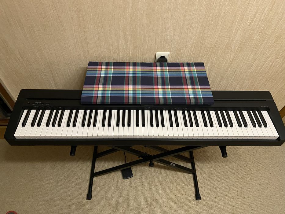 Цифрове піаніно YAMAHA P-45B (блок живлення, педаль, полиця і пюпітр )