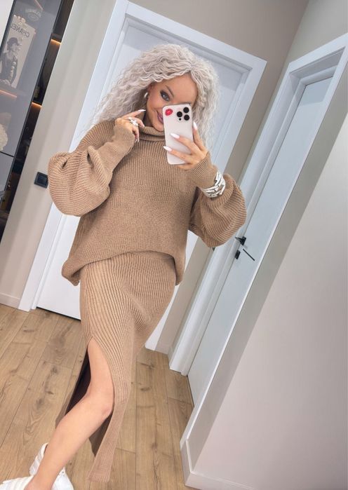 Костюм жіночий юбка та светр