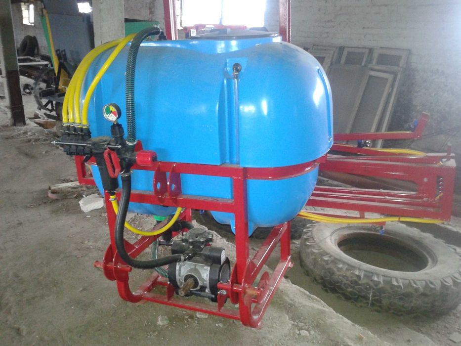 Обприскувач навісний 300 л, штанга 10 м Віракс Wirax для трактора