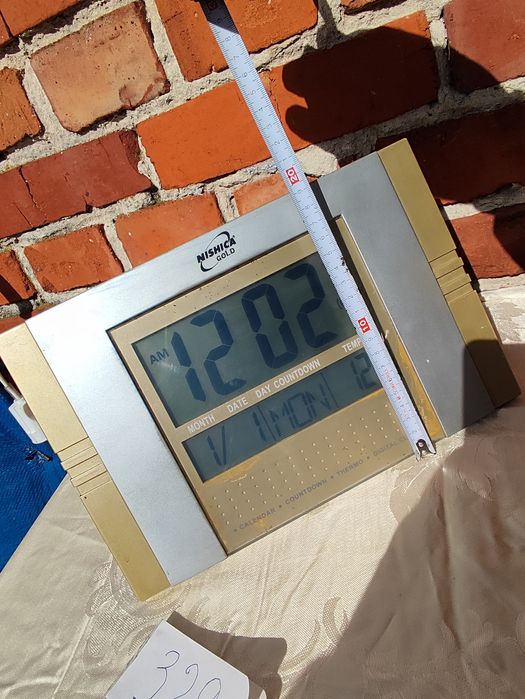 Zegar z bardzo dużymi cyframi