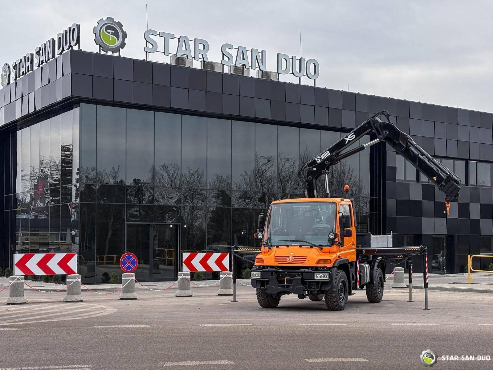 Unimog UNIMOG U300 4x4 HIAB 122 D -3 HDS Żuraw  Mercedes-Benz UNIMOG U300 4x4 HIAB 122 D -3 HDS Żuraw