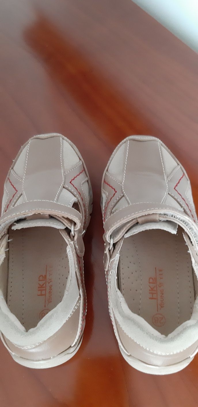 Buty na rzep w rozmiarze 28 jak nowe