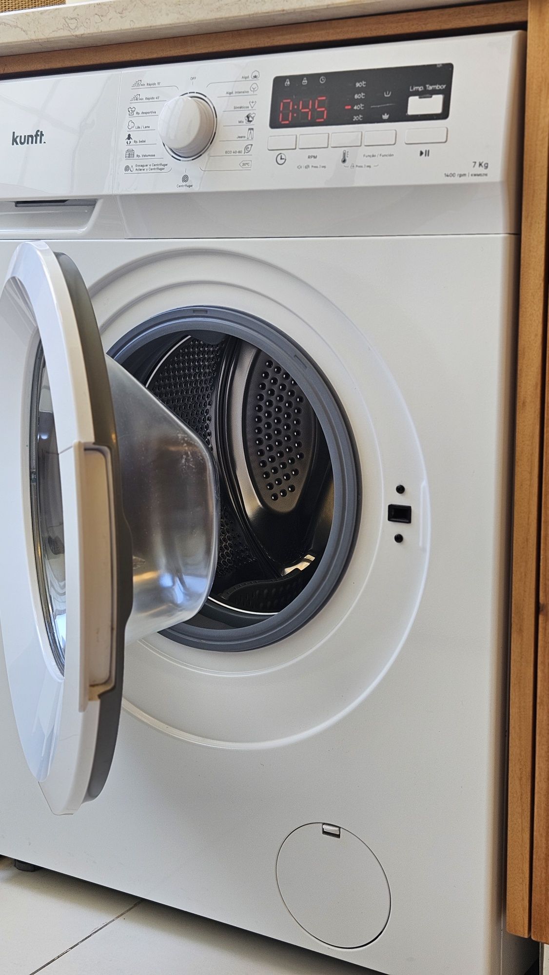 Máquina de lavar KUNFT 7kg 1400rpm