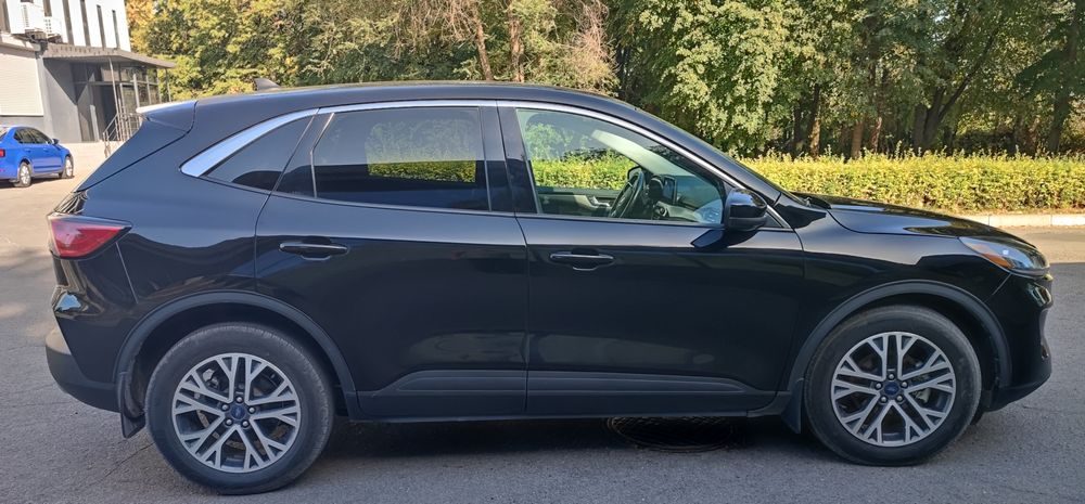 Форд ескейп 2022 гібрид 2.5л SEL Повний привід.