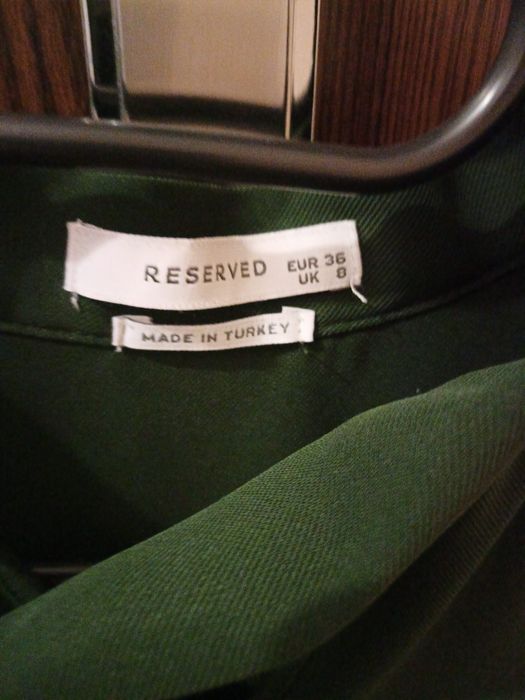 Piękna koktajlowa sukienka Reserved