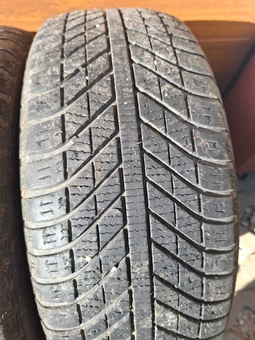 205/50/17 Good Year Vector 4Seasons KOMPLET