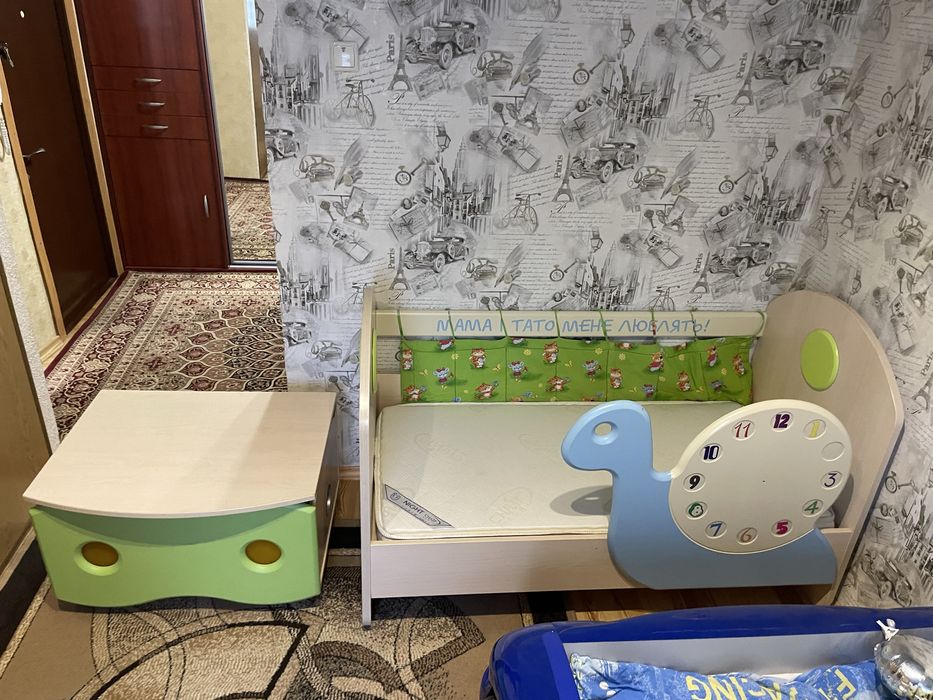 Дитяче ліжко + безпружинний матрас + комод