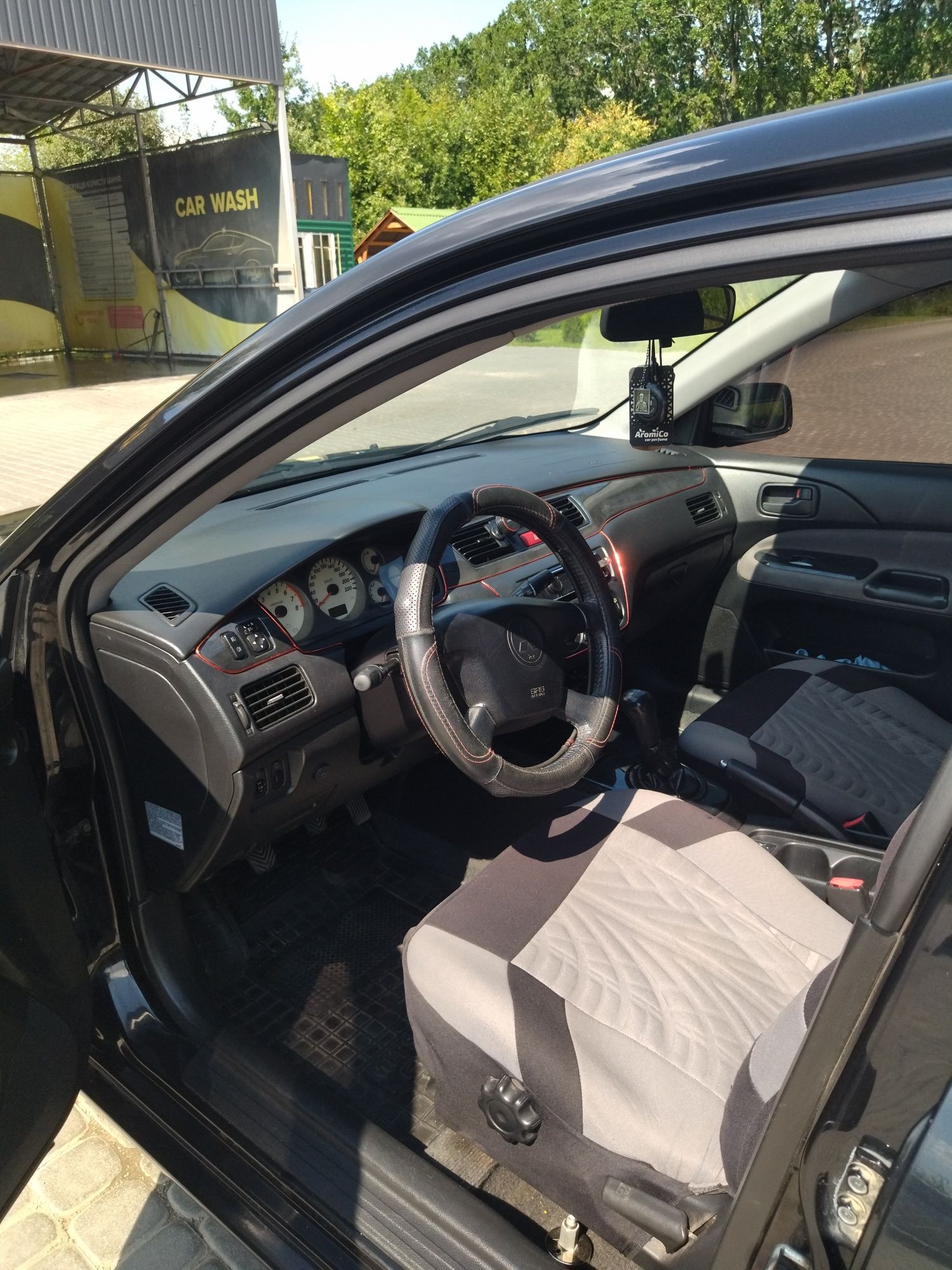 Mitsubishi lancer