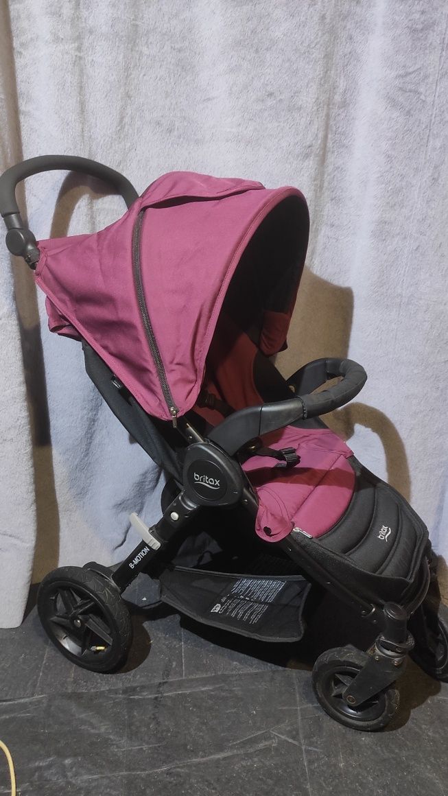 Коляска Britax , продам детскую прогулочную коляску