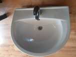 Umywalka Cersanit 60 cm z kranem i syfonem