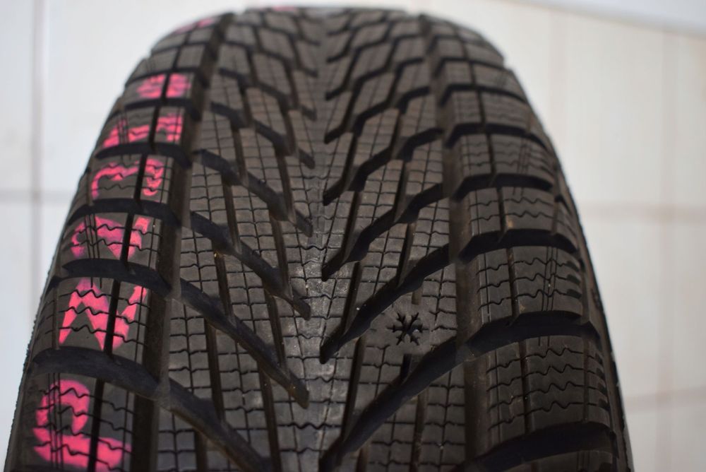 R14 175/65 Goodyear UltraGrip Performance 3