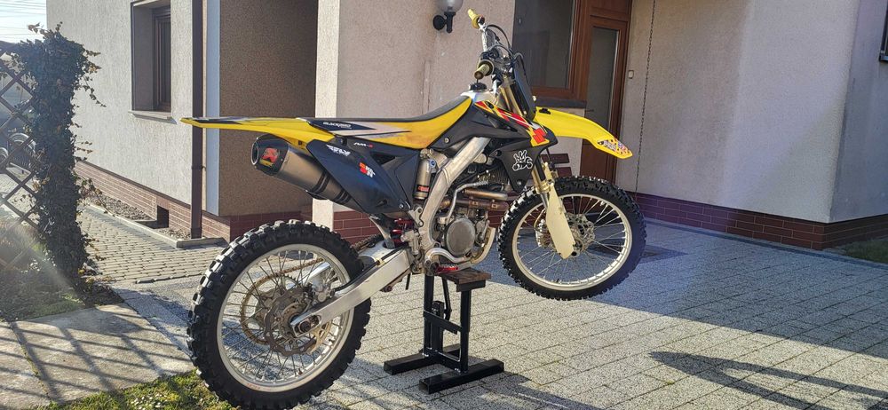 Suzuki RMZ250 rok2011 Wtrysk, ! Akrapovic Power Bomb + 2 klp plastików