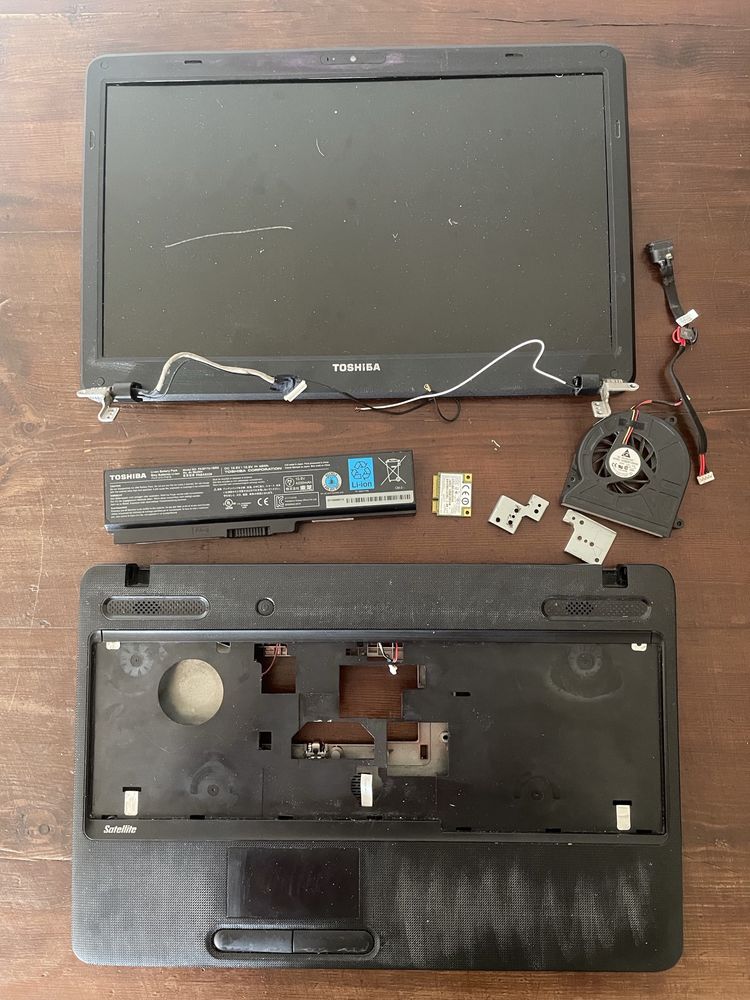 Toshiba satellite c650 części klawisze matryca topcase
