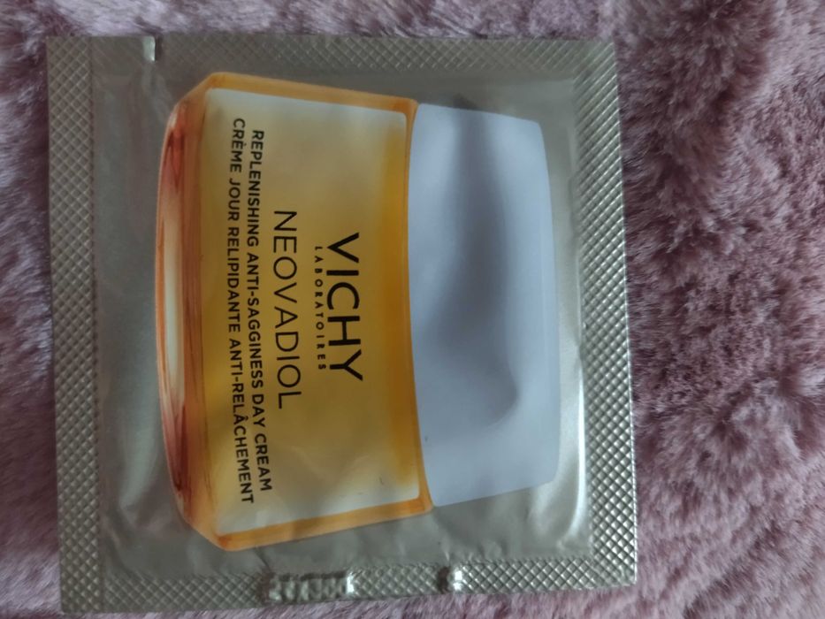 Vichy Neovadiol  krem przywracający gęstość skóry