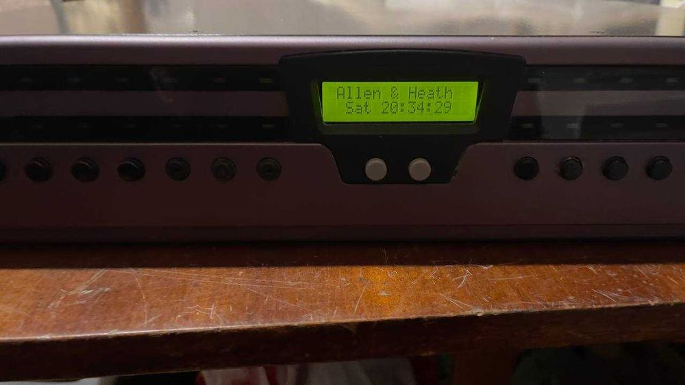 Трансляционный микшерный пульт Allen Heath IDR-8