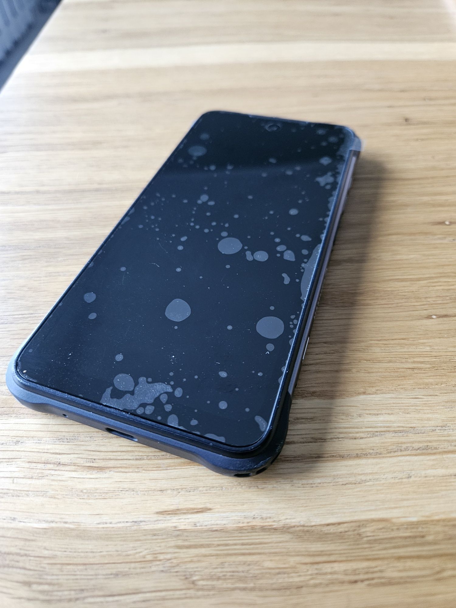 Telefon Hammer Blade 4