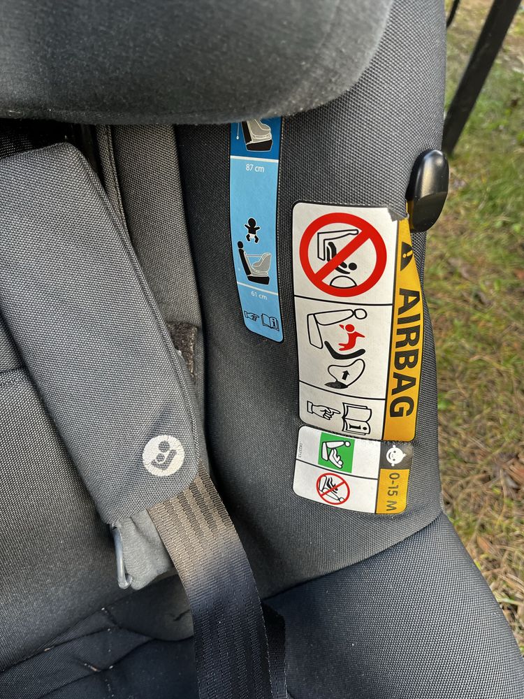 Maxi-Cosi AxissFix Plus 9-18 kg obrotowy