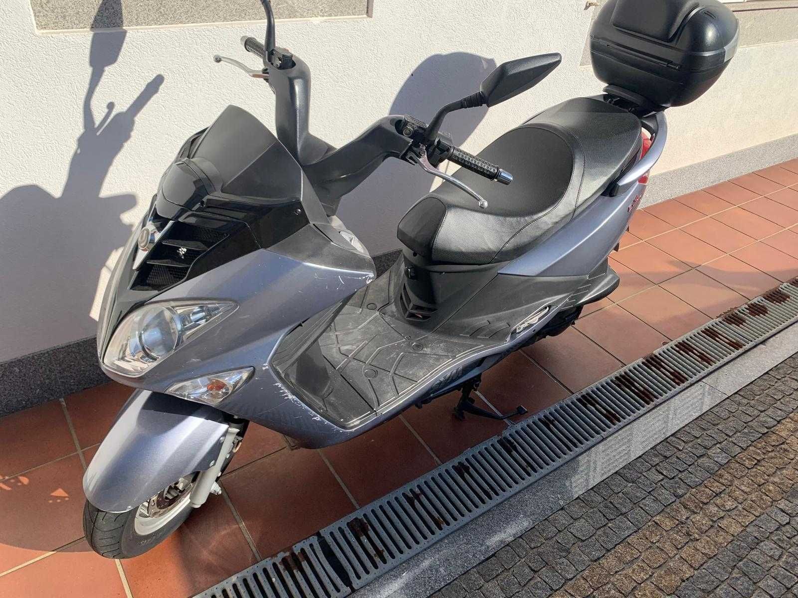 Moto SYM GTS Evo 125