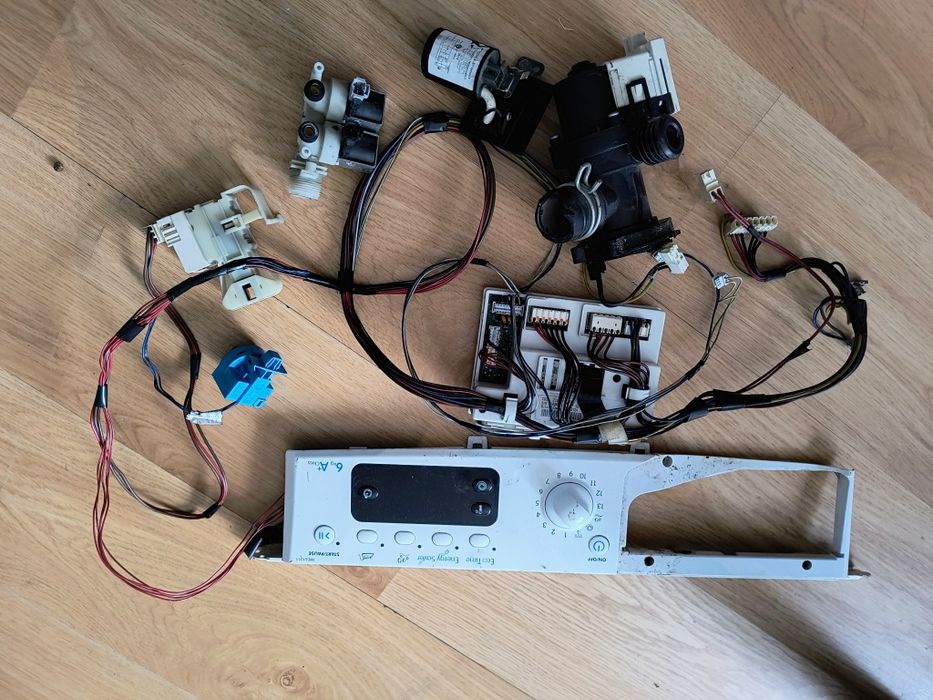 Programator, części pralka Indesit IWE61251