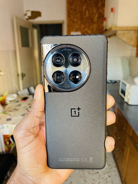 One plus 12, aproveita, baixei o preço para vender rápido.  512G