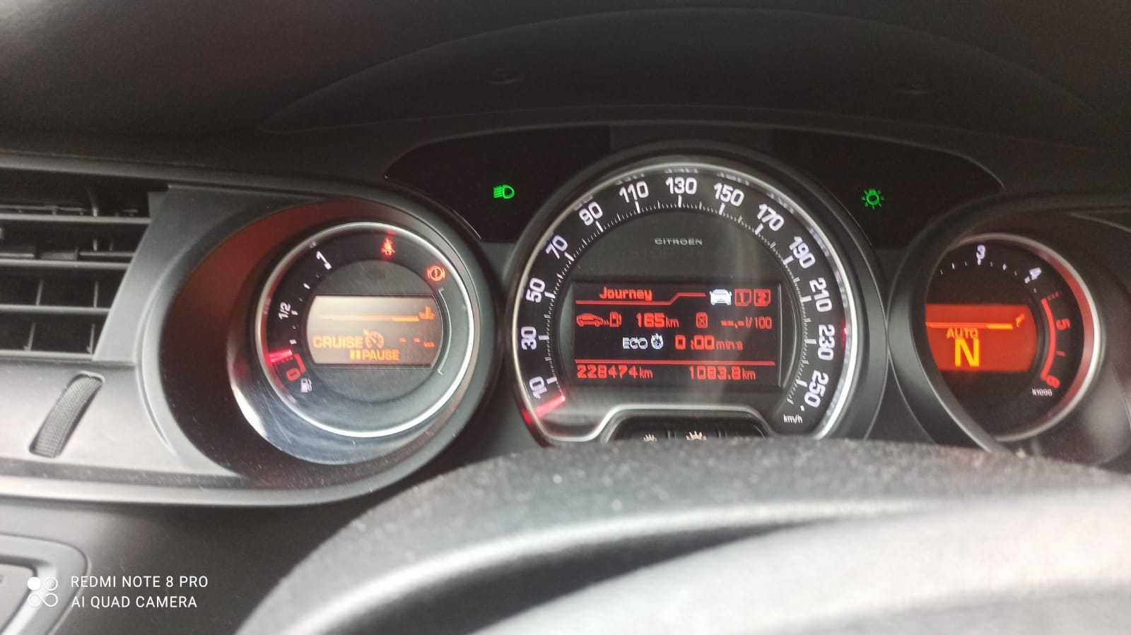 Citroen C5 diesel 1,6 automat bez aktywnego zawieszenia.
