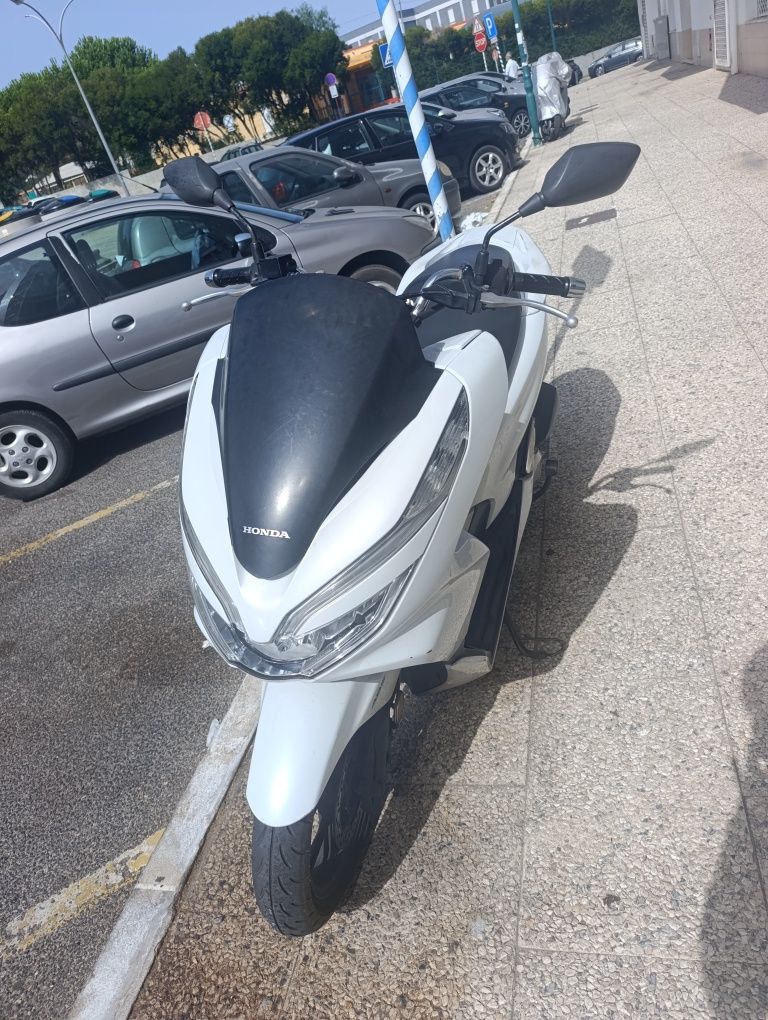 Honda PCX 2020 .