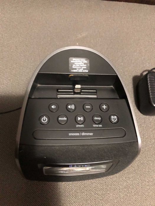 Стерео FM-годинник iHome iPL22 з док-станцією для iPhone на Lightning