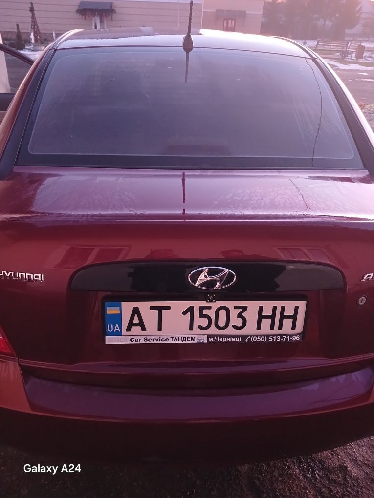 Хюндай   акцент .