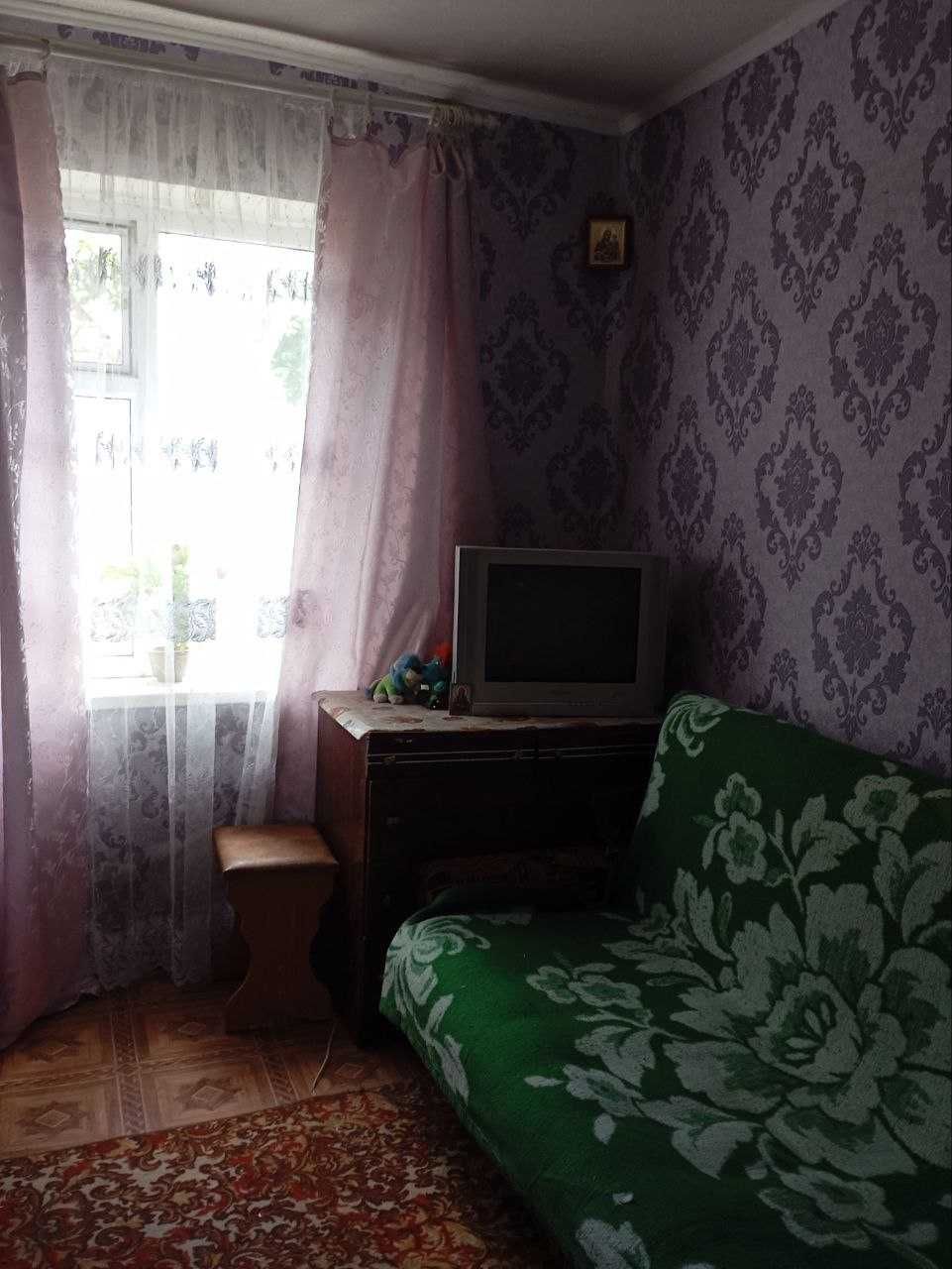 Продам будинок в Золочеві, доглянутий, р-н залізничного переїзду