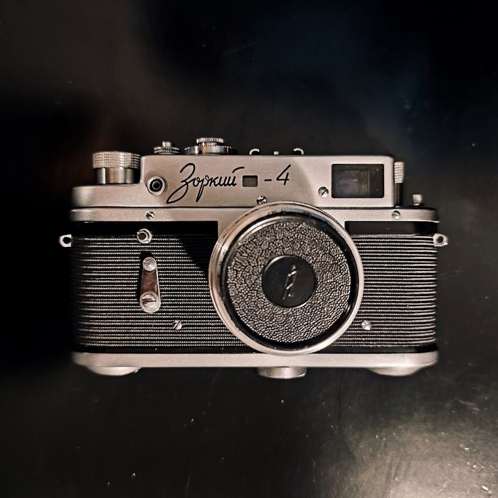 Zabytkowy aparat Zorki 4
